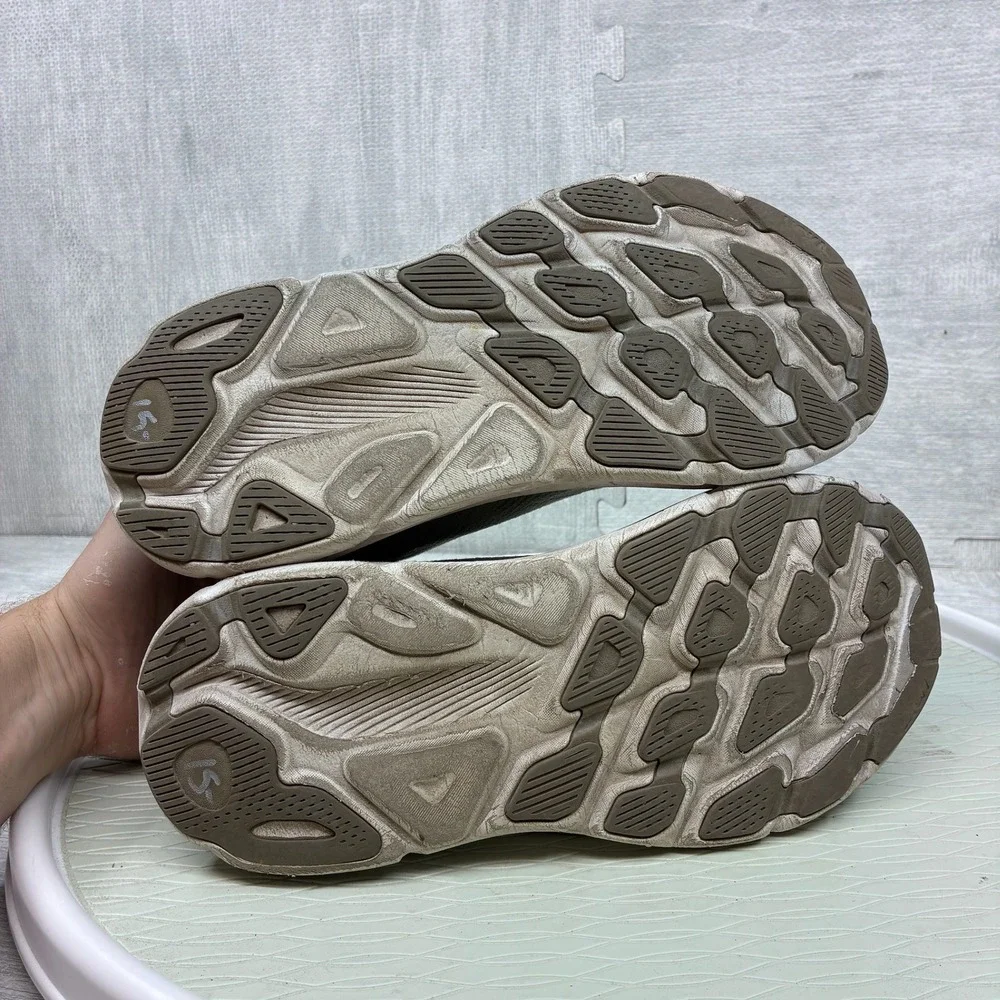Hoka Clifton 9 Wide Running Shoes Mens 9.5 Gray Mesh Athletic 1132210 HMBC
